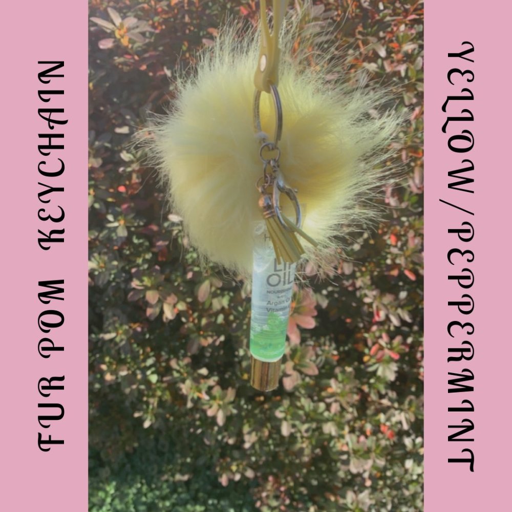 Fur Pom Keychains - Picture 5 of 16